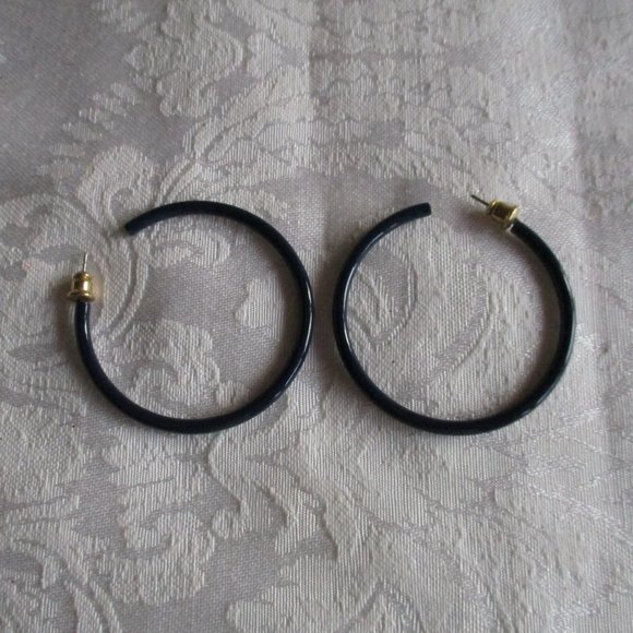 HOOP EARRINGS - VINTAGE MULTI COLORS – HOOP EARRINGS BUNDLE OF FIVE (5) - Picture 5 of 15